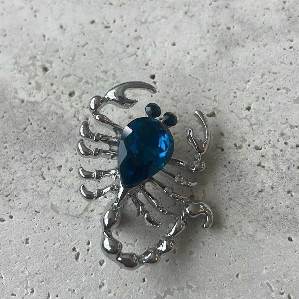 Scorpion brooch with rhinestones